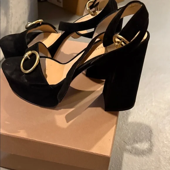 Gianvito Rossi Black Heels with Gold Buckle - Picture 4 of 10